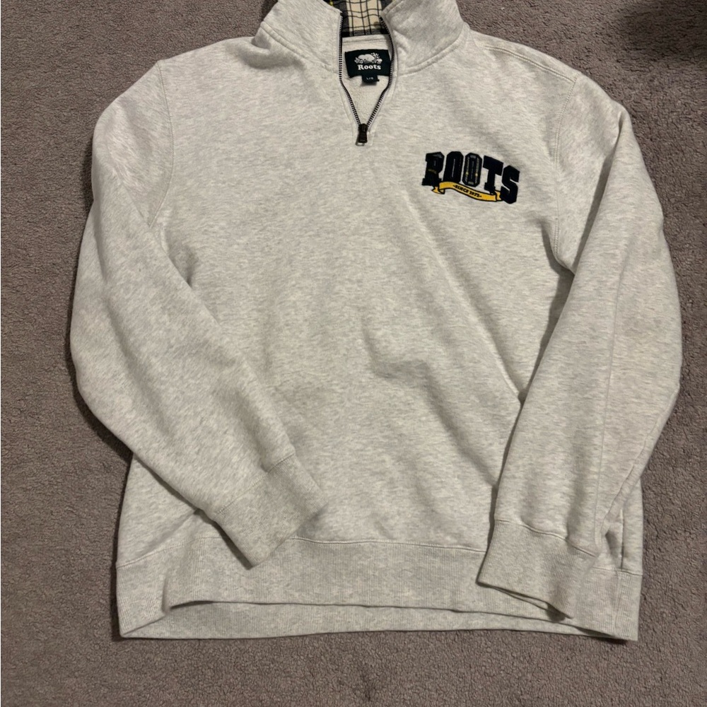 Roots Men's Light Gray 1/4 zip Sweatshirt